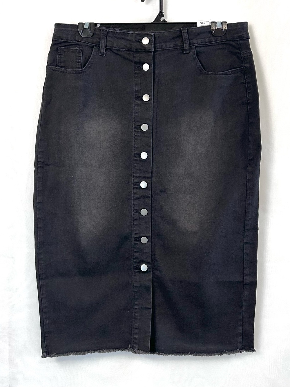 Womens Black Denim Button Front Midi Skirt / 2XL